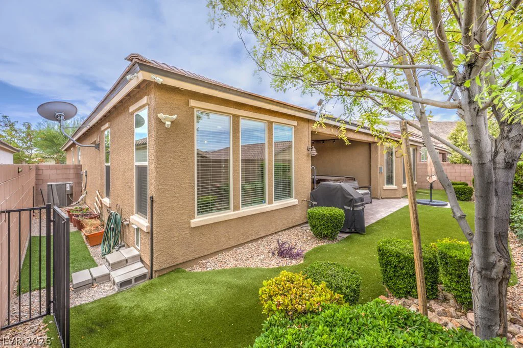 9476 Chandler Springs, Las Vegas, NV 89148