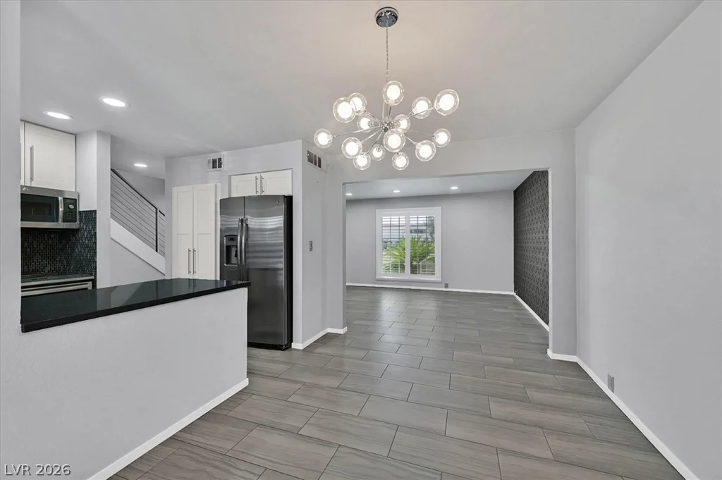692 Tam O Shanter, Las Vegas, NV 89109