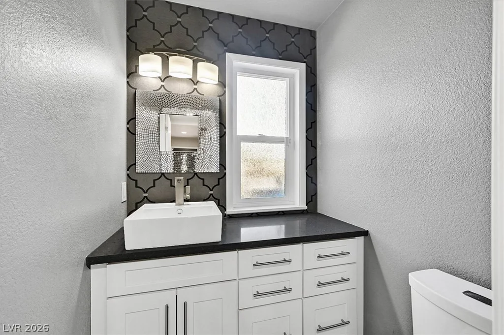 692 Tam O Shanter, Las Vegas, NV 89109