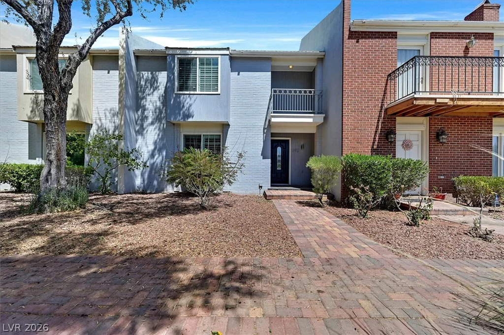 692 Tam O Shanter, Las Vegas, NV 89109