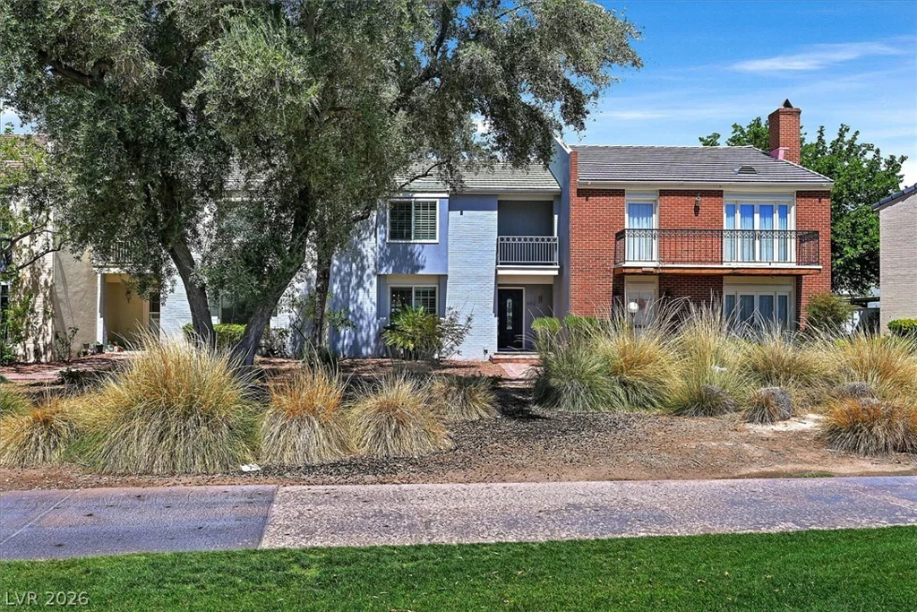 692 Tam O Shanter, Las Vegas, NV 89109