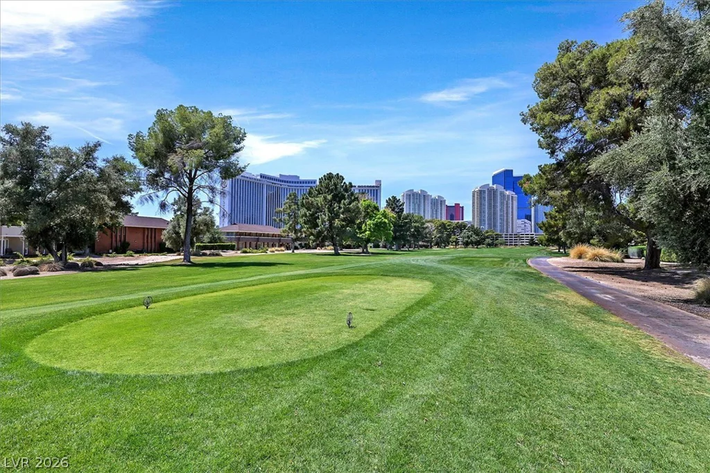 692 Tam O Shanter, Las Vegas, NV 89109