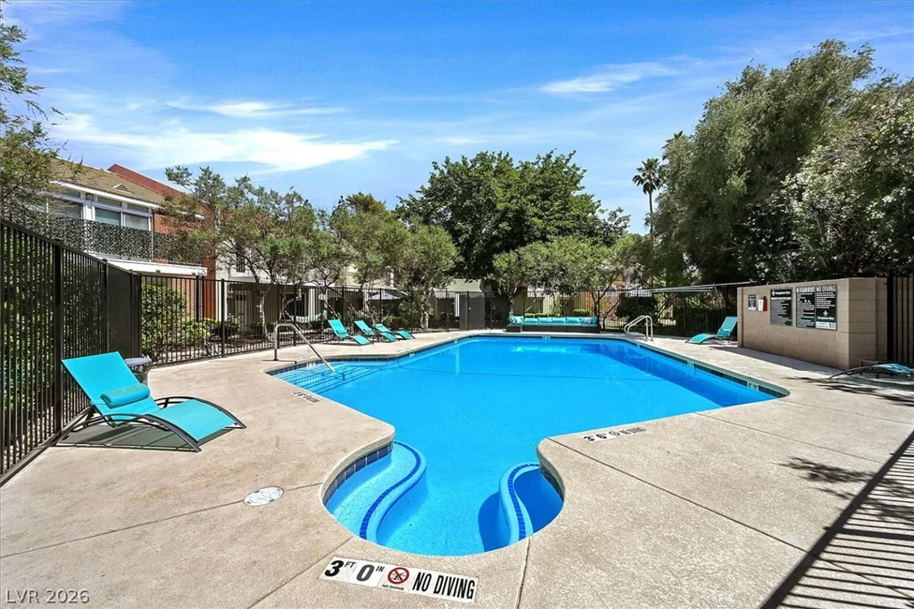 692 Tam O Shanter, Las Vegas, NV 89109