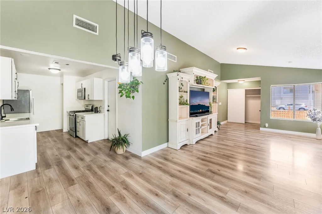 55 Christy, Las Vegas, NV 89110