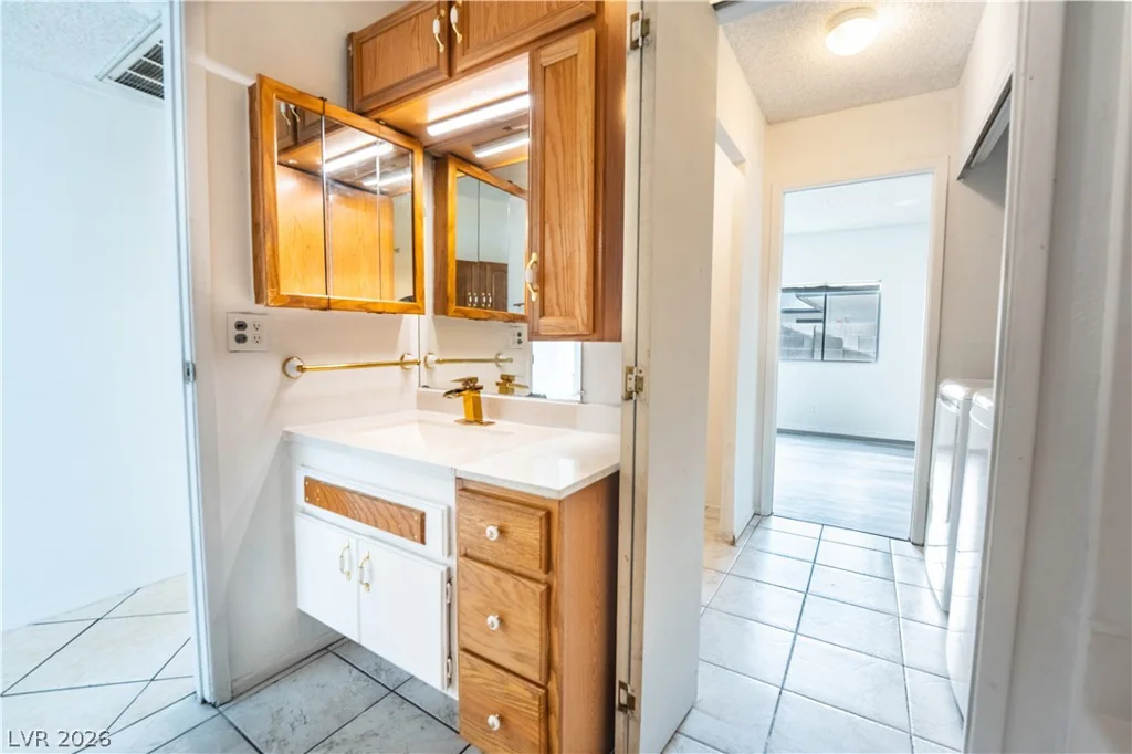 4647 Bennett, Las Vegas, NV 89121