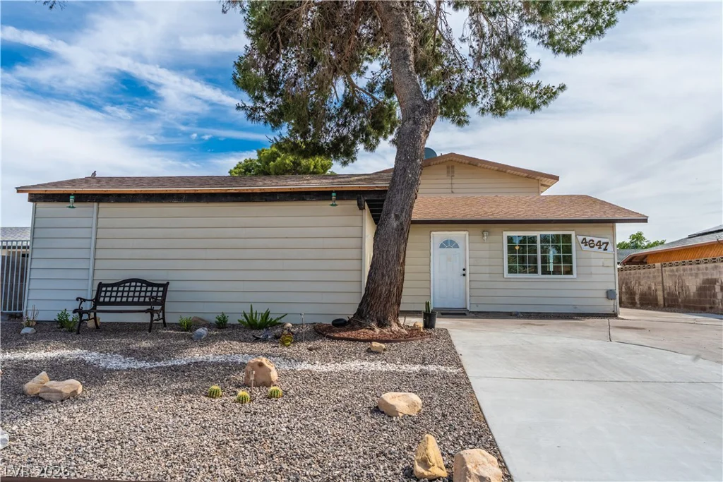 4647 Bennett, Las Vegas, NV 89121