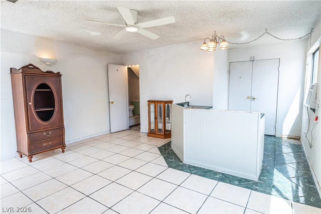 4647 Bennett, Las Vegas, NV 89121