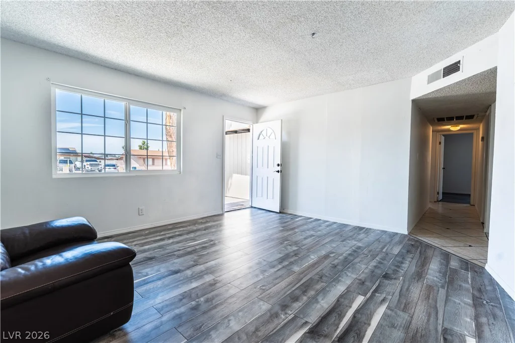 4647 Bennett, Las Vegas, NV 89121
