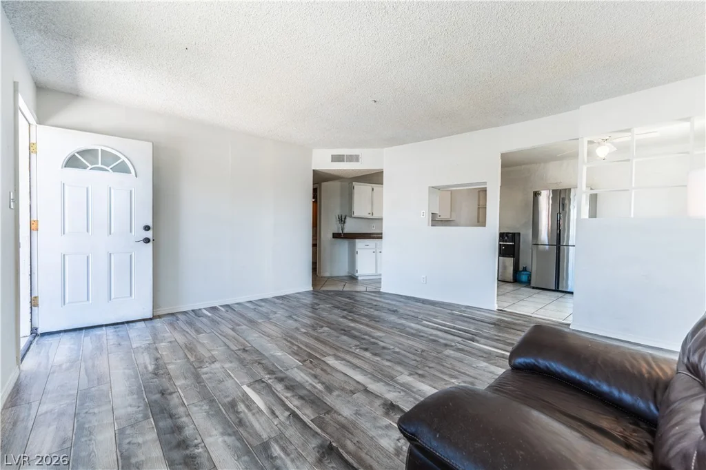 4647 Bennett, Las Vegas, NV 89121