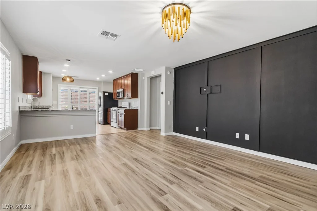 1402 Great Hollow, North Las Vegas, NV 89086