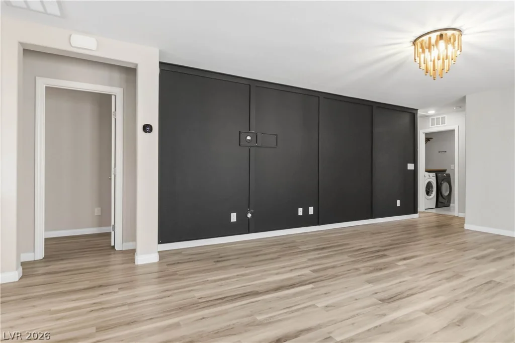 1402 Great Hollow, North Las Vegas, NV 89086