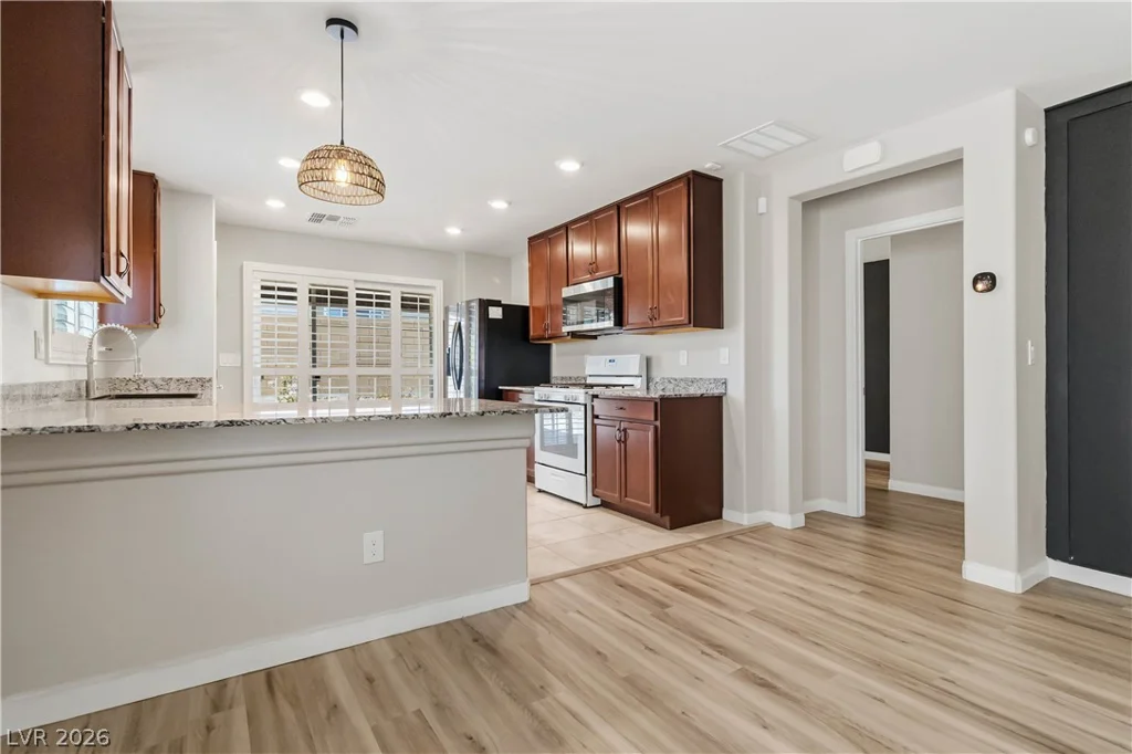 1402 Great Hollow, North Las Vegas, NV 89086