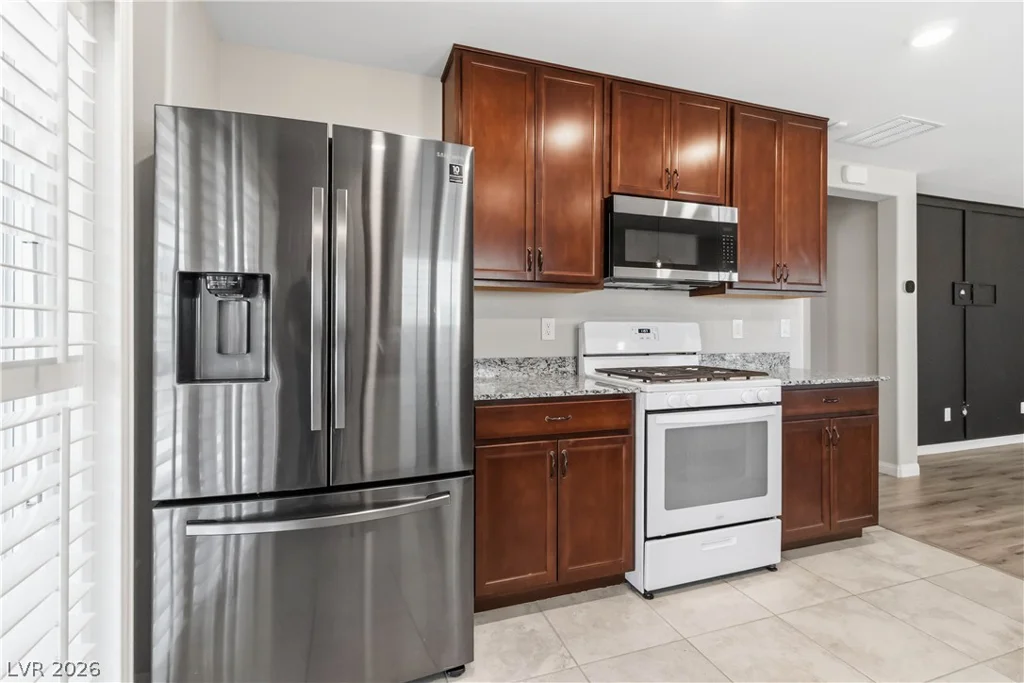 1402 Great Hollow, North Las Vegas, NV 89086