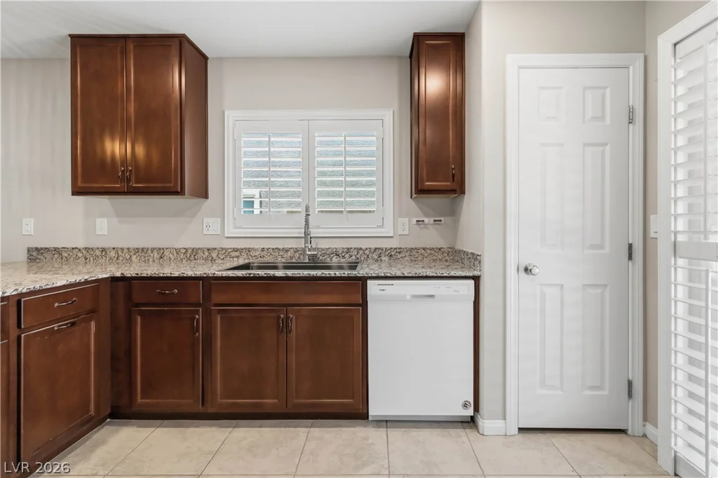 1402 Great Hollow, North Las Vegas, NV 89086