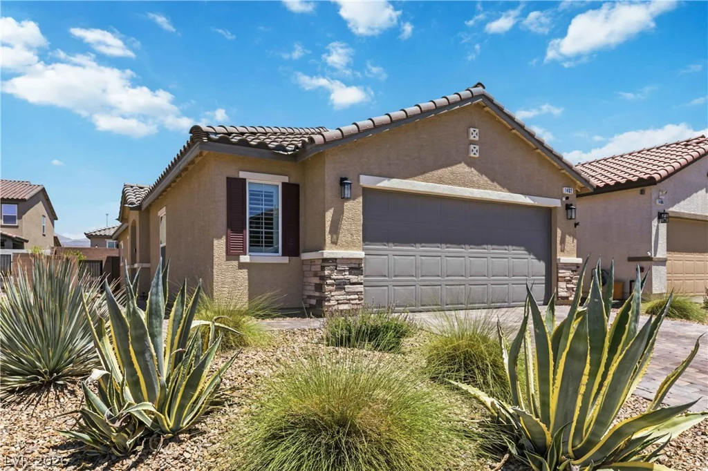 1402 Great Hollow, North Las Vegas, NV 89086