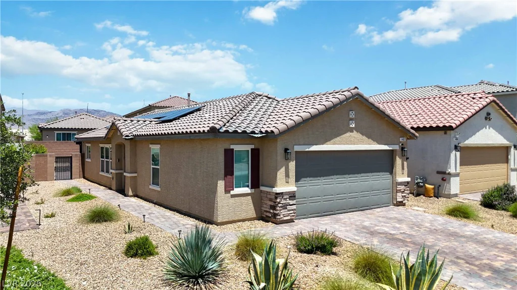 1402 Great Hollow, North Las Vegas, NV 89086