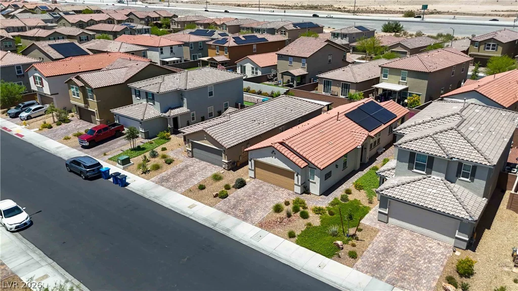 1402 Great Hollow, North Las Vegas, NV 89086