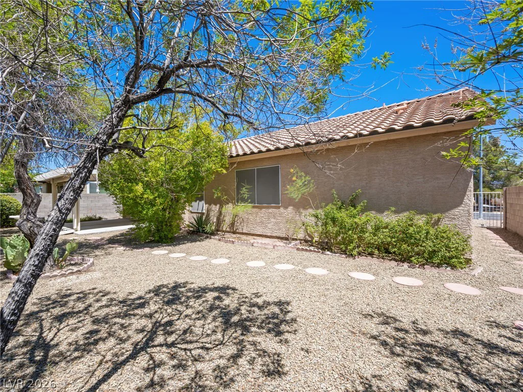 35 Honey Locust, North Las Vegas, NV 89031