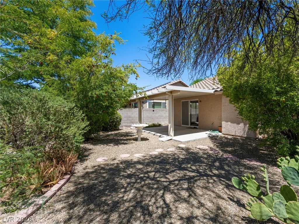 35 Honey Locust, North Las Vegas, NV 89031