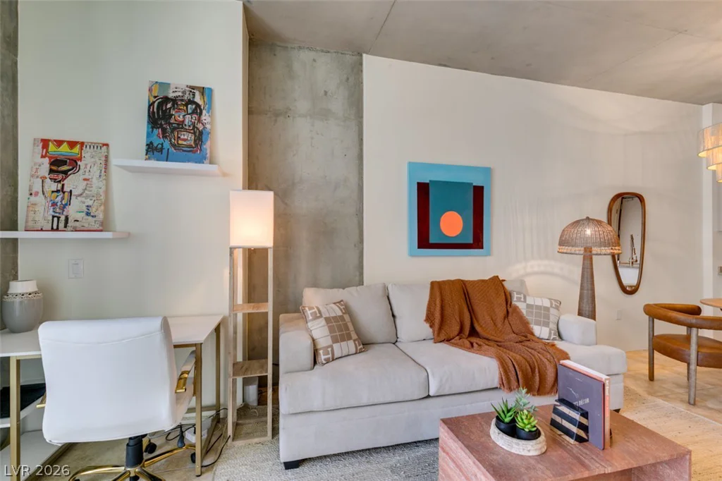 353 Bonneville, Las Vegas, NV 89101