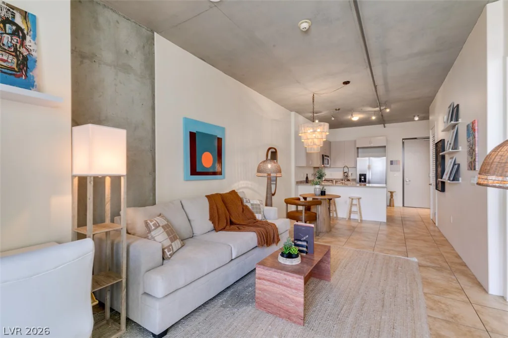 353 Bonneville, Las Vegas, NV 89101