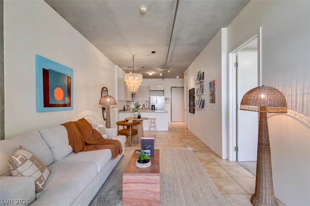 353 Bonneville, Las Vegas, NV 89101