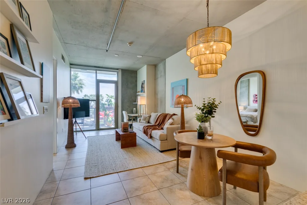 353 Bonneville, Las Vegas, NV 89101