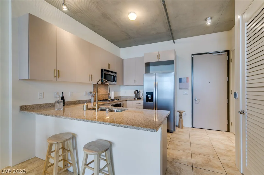 353 Bonneville, Las Vegas, NV 89101
