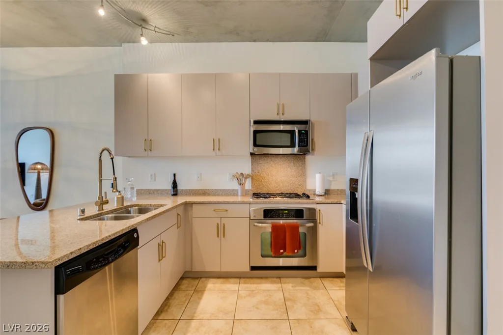 353 Bonneville, Las Vegas, NV 89101