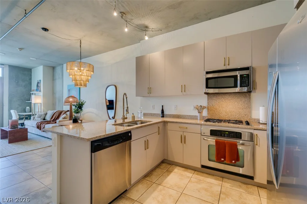 353 Bonneville, Las Vegas, NV 89101
