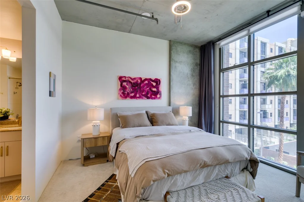 353 Bonneville, Las Vegas, NV 89101