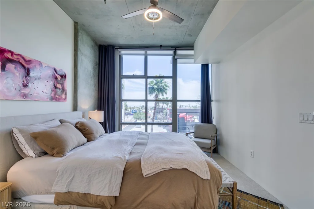 353 Bonneville, Las Vegas, NV 89101