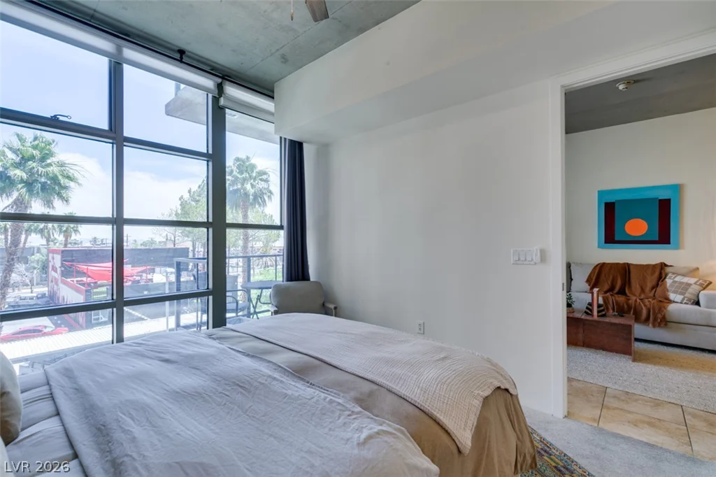 353 Bonneville, Las Vegas, NV 89101