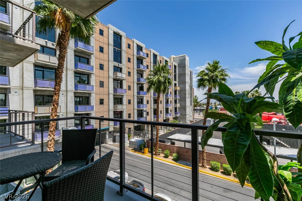 353 Bonneville, Las Vegas, NV 89101