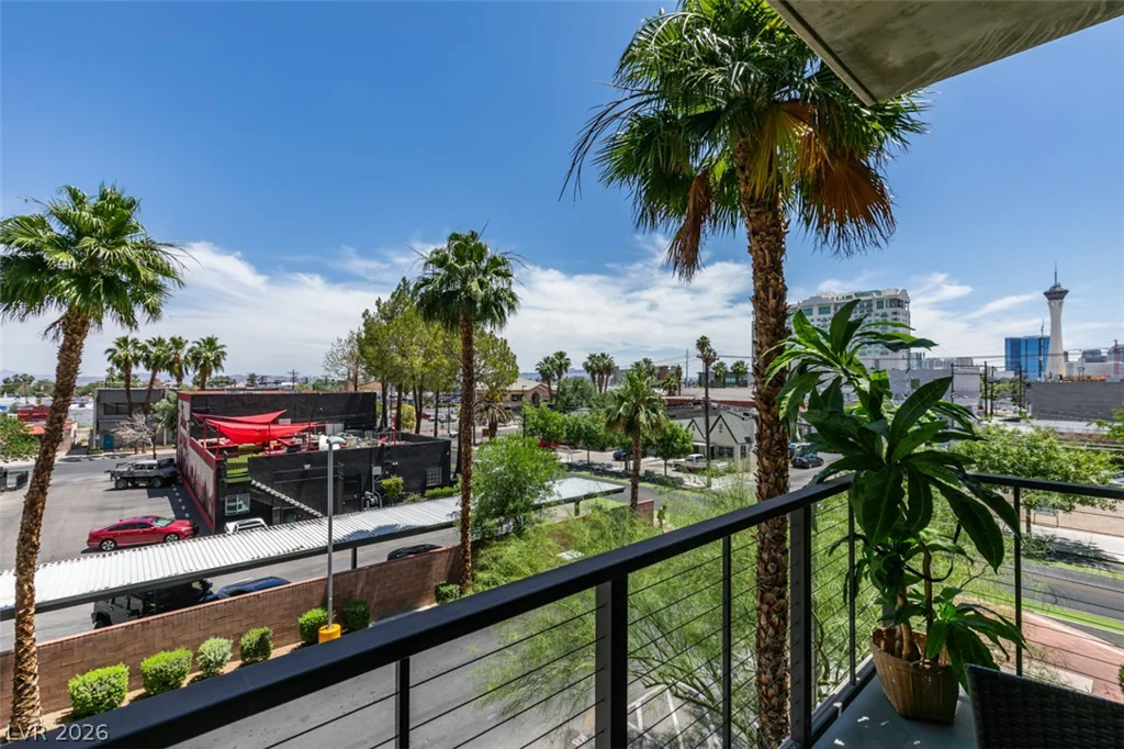 353 Bonneville, Las Vegas, NV 89101