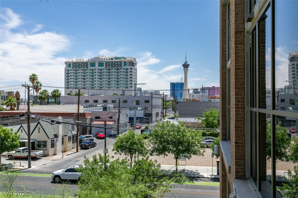 353 Bonneville, Las Vegas, NV 89101