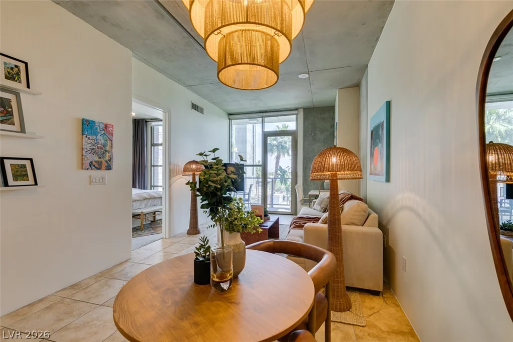353 Bonneville, Las Vegas, NV 89101