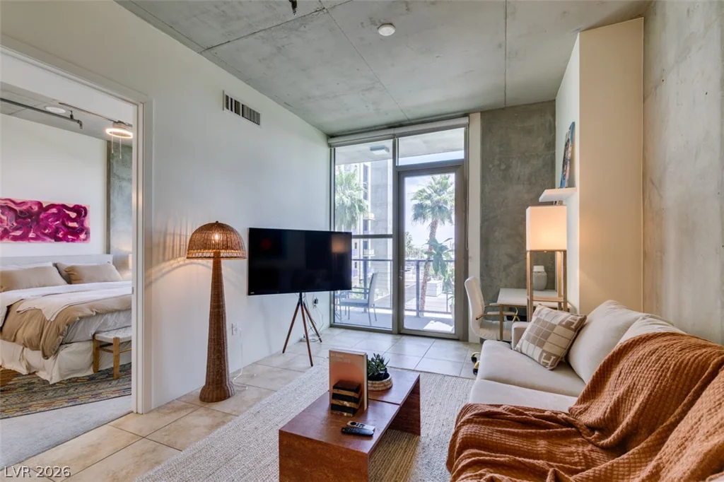 353 Bonneville, Las Vegas, NV 89101