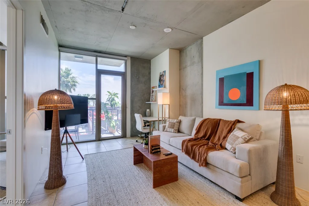 353 Bonneville, Las Vegas, NV 89101