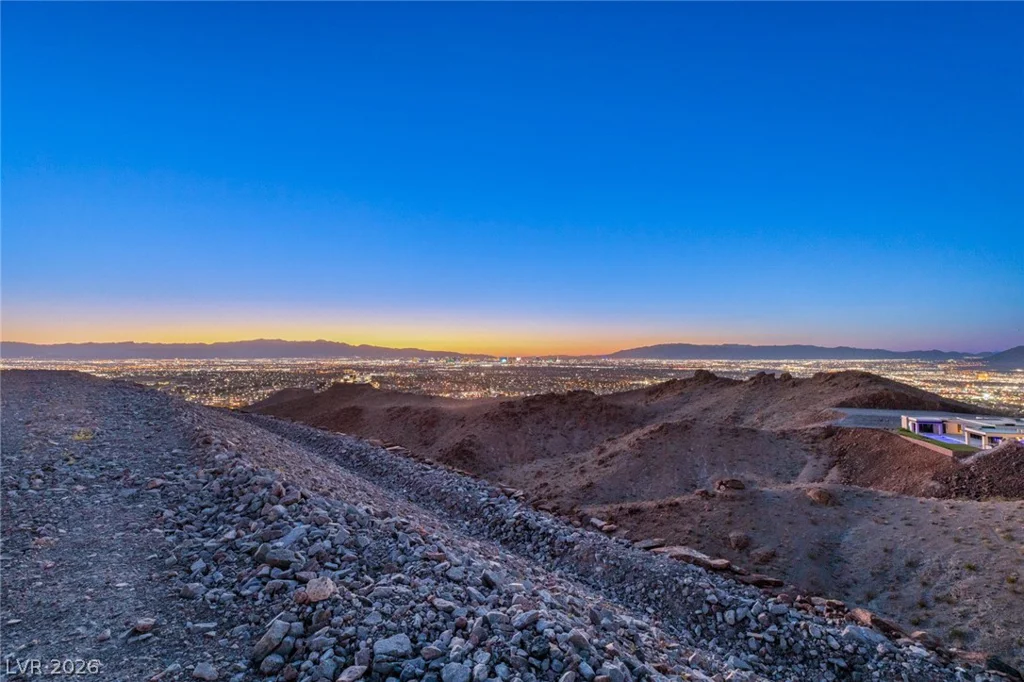 673 Dragon Point, Henderson, NV 89012
