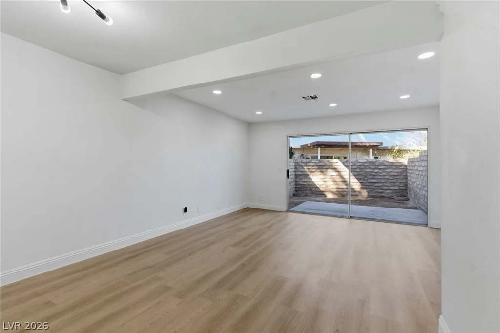 2341 Wooster, Las Vegas, NV 89108
