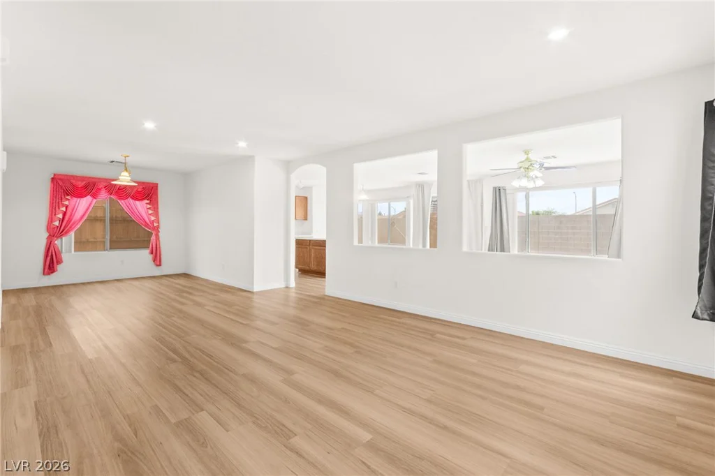 4505 Gracemont, Las Vegas, NV 89139