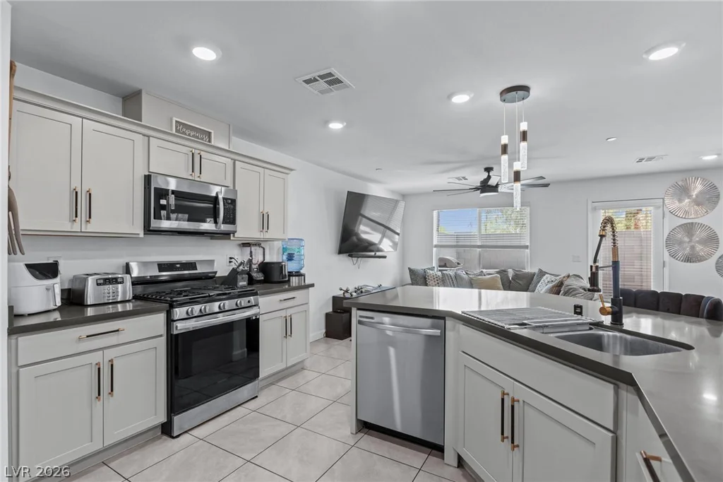 4915 Chidlaw, Las Vegas, NV 89115