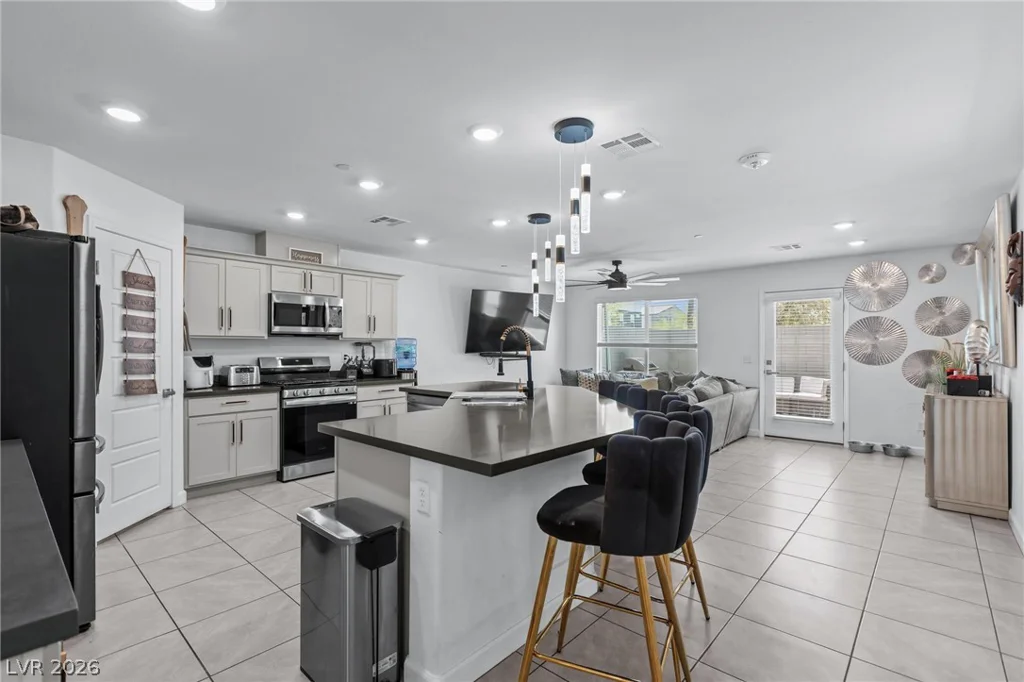 4915 Chidlaw, Las Vegas, NV 89115