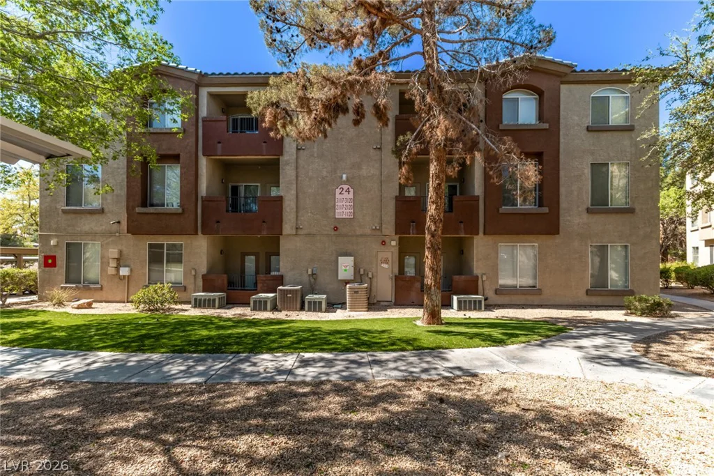 4400 Jones, Las Vegas, NV 89103