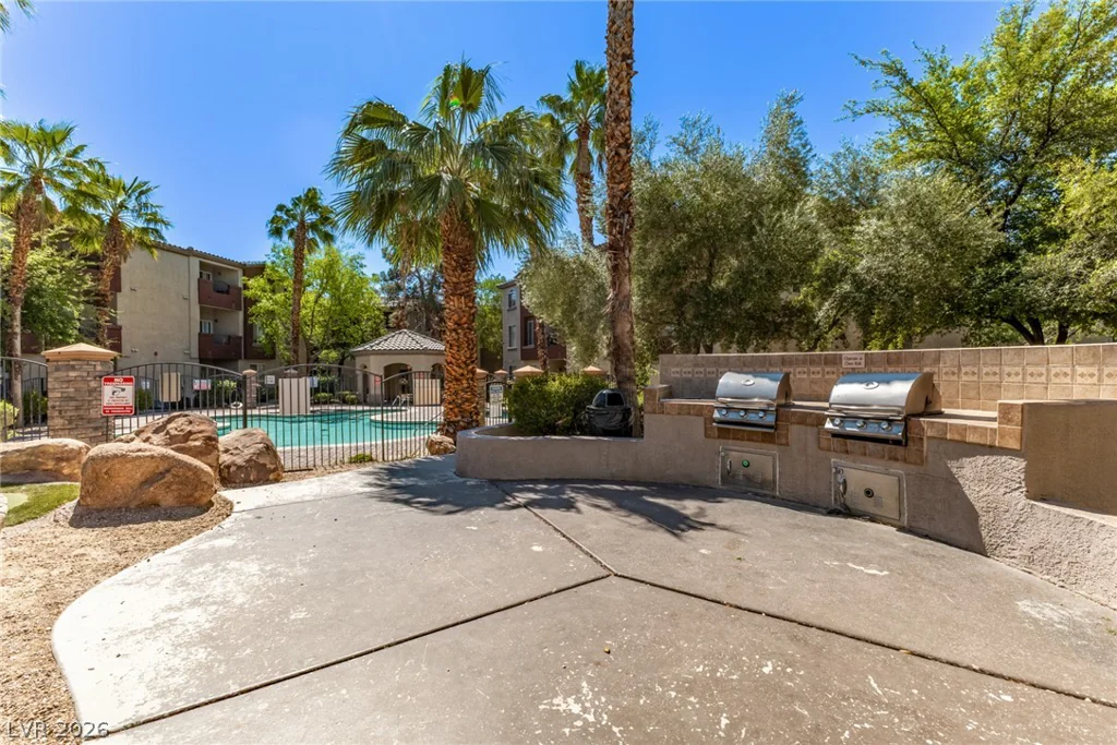 4400 Jones, Las Vegas, NV 89103