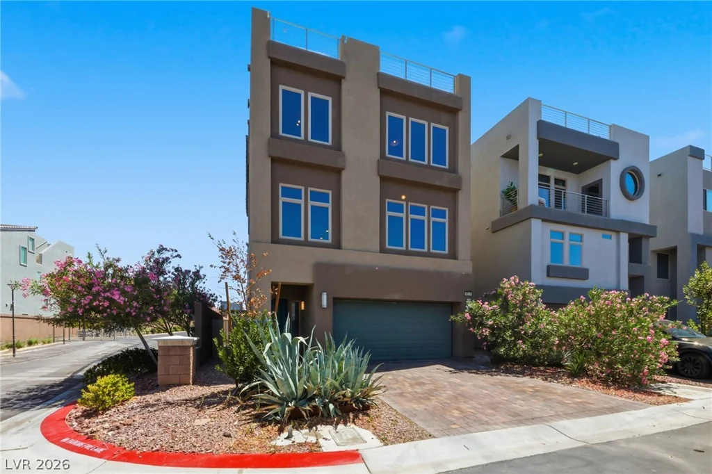 8111 Carpenter Creek, Las Vegas, NV 89113