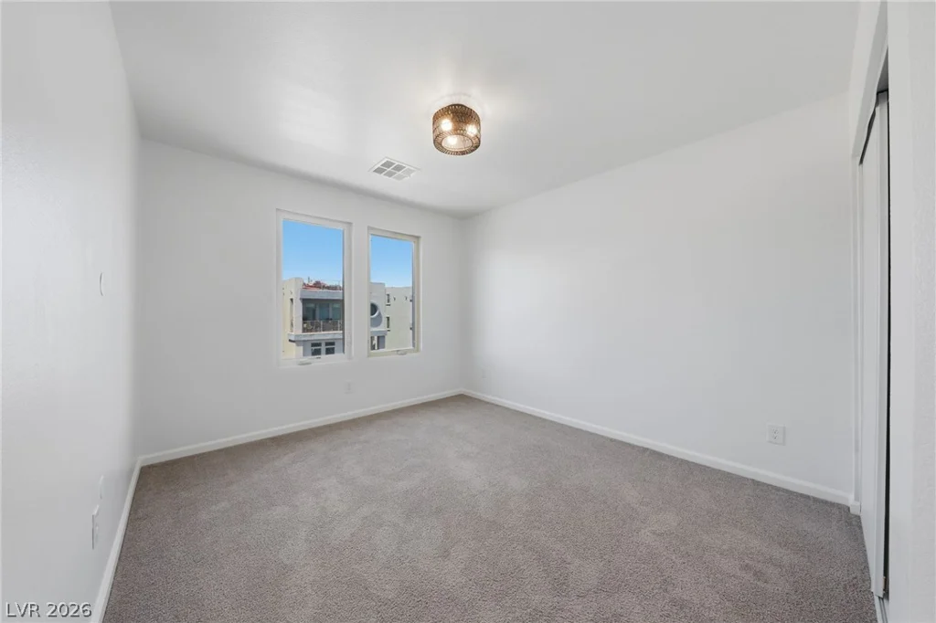 8111 Carpenter Creek, Las Vegas, NV 89113