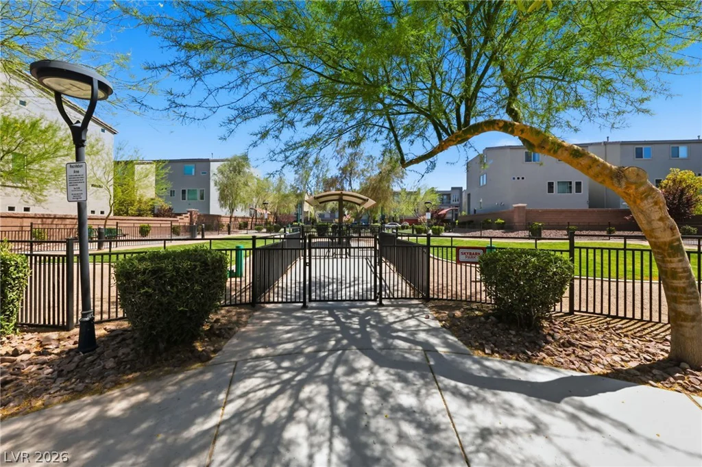 8111 Carpenter Creek, Las Vegas, NV 89113