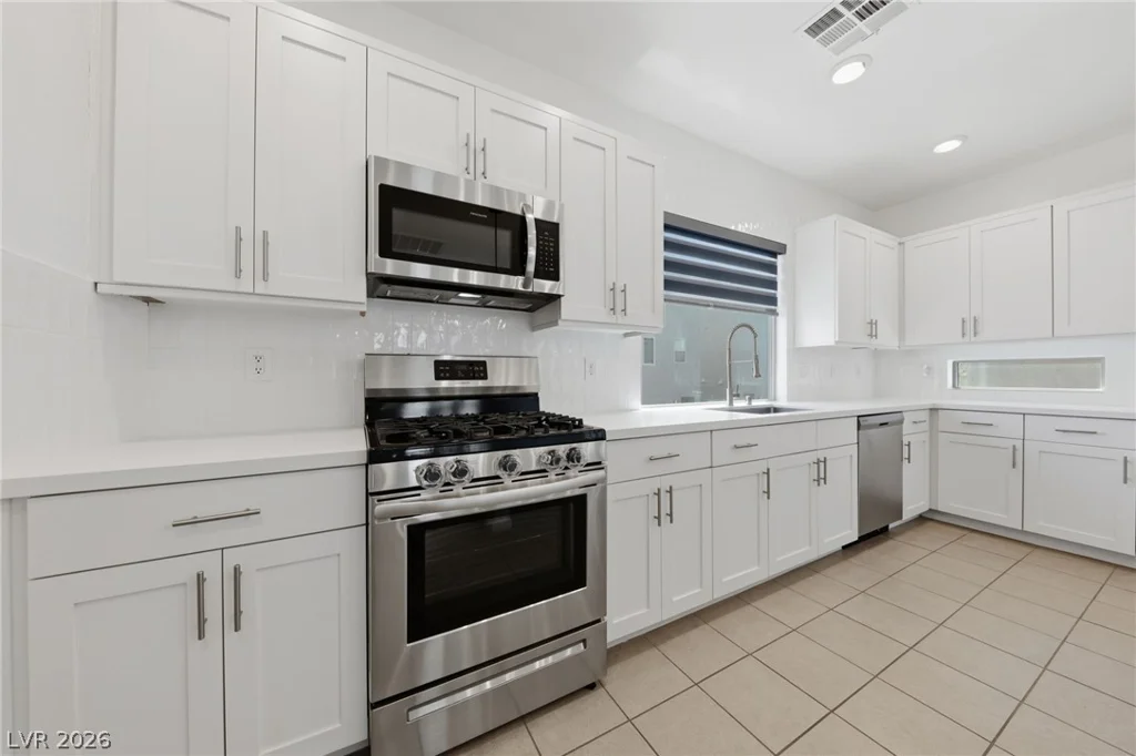 8111 Carpenter Creek, Las Vegas, NV 89113